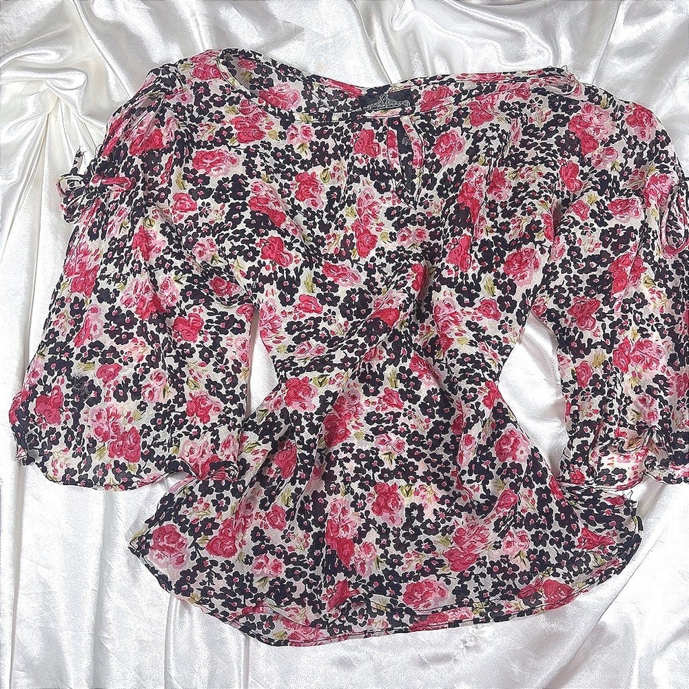 y2k Angie Blouse Pink NWT Floral Cold Shoulder Tie Sleeve Rayon Top